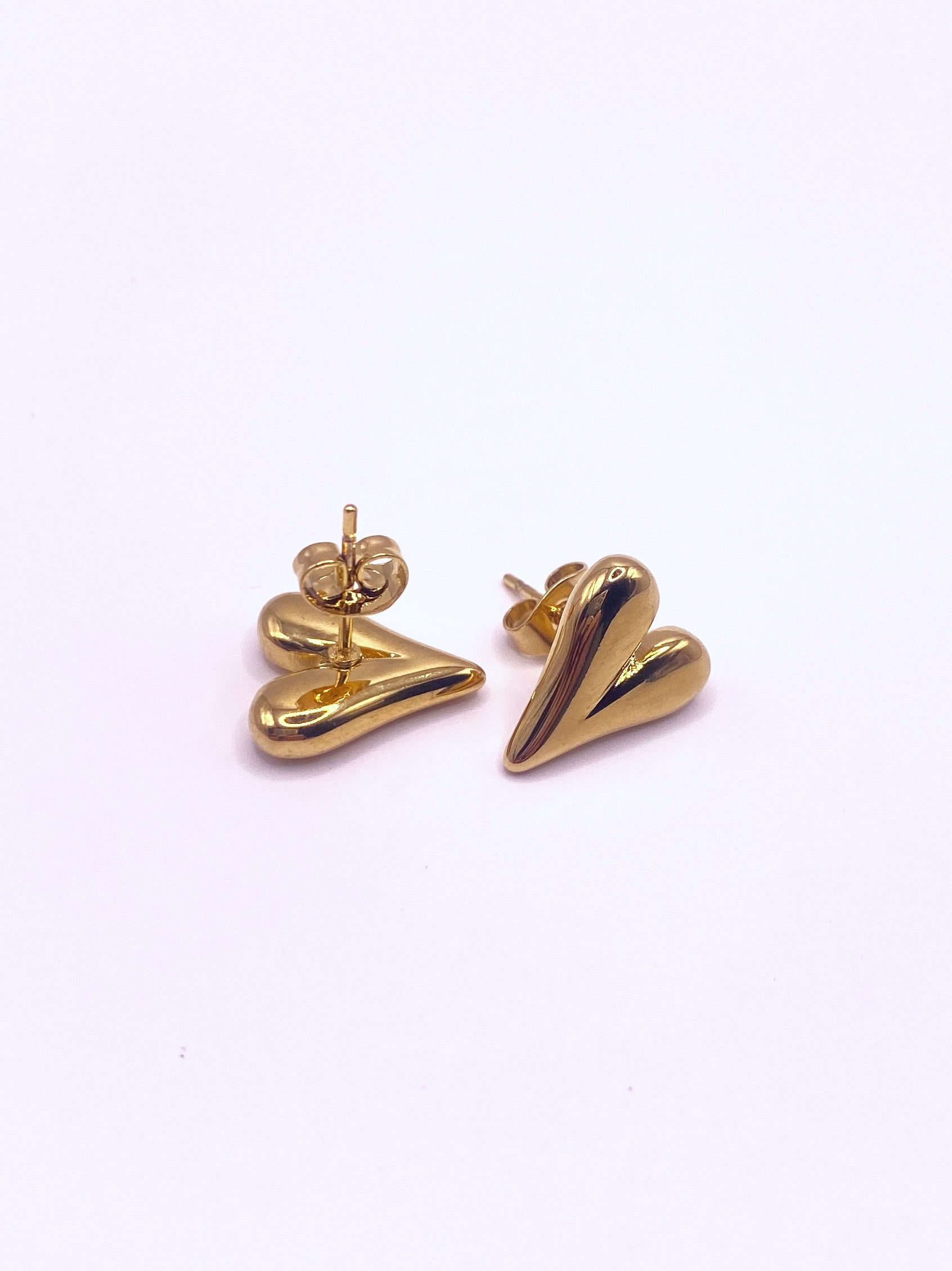 Smooth Heart Studs Goldplated