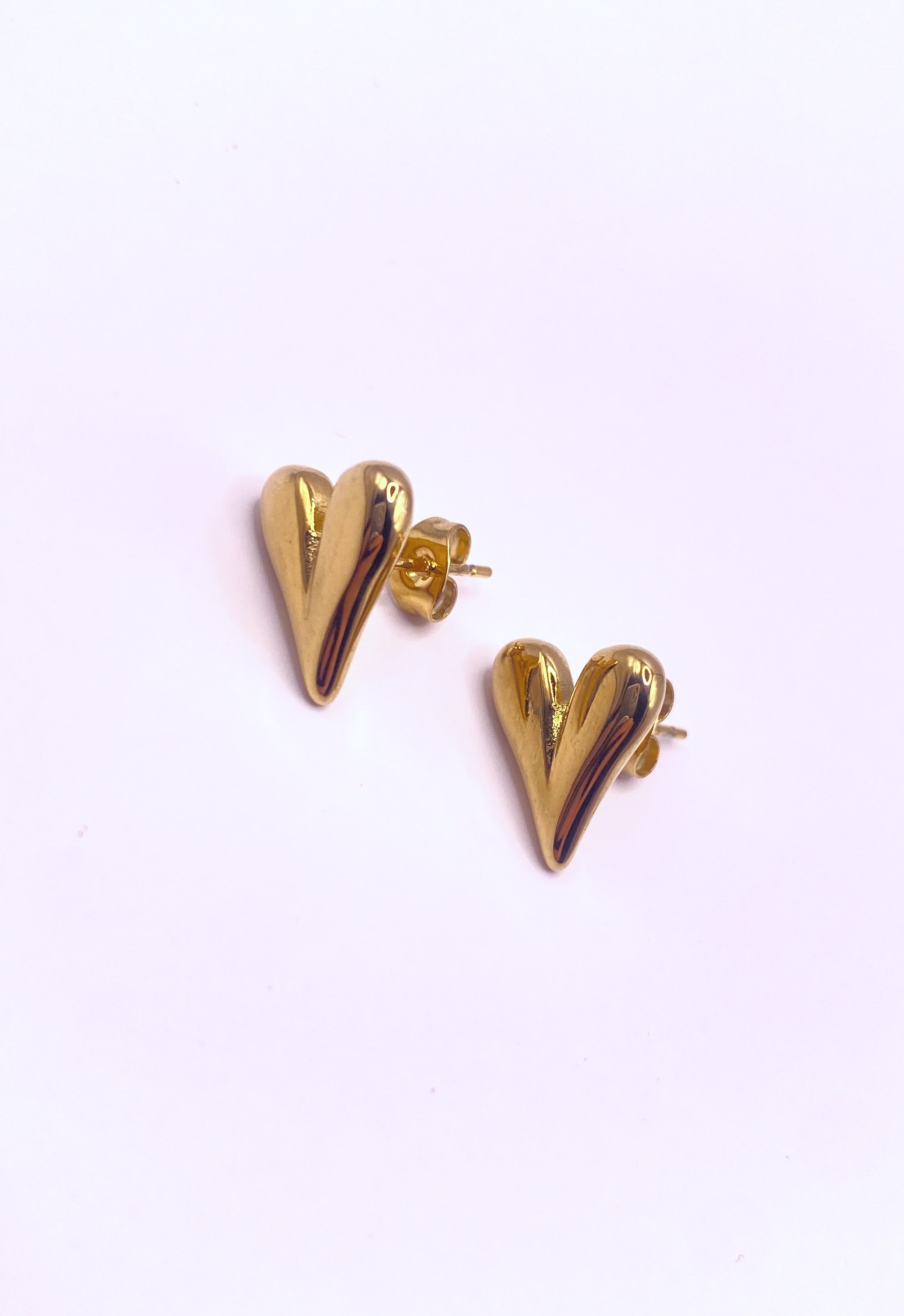 Smooth Heart Studs Goldplated